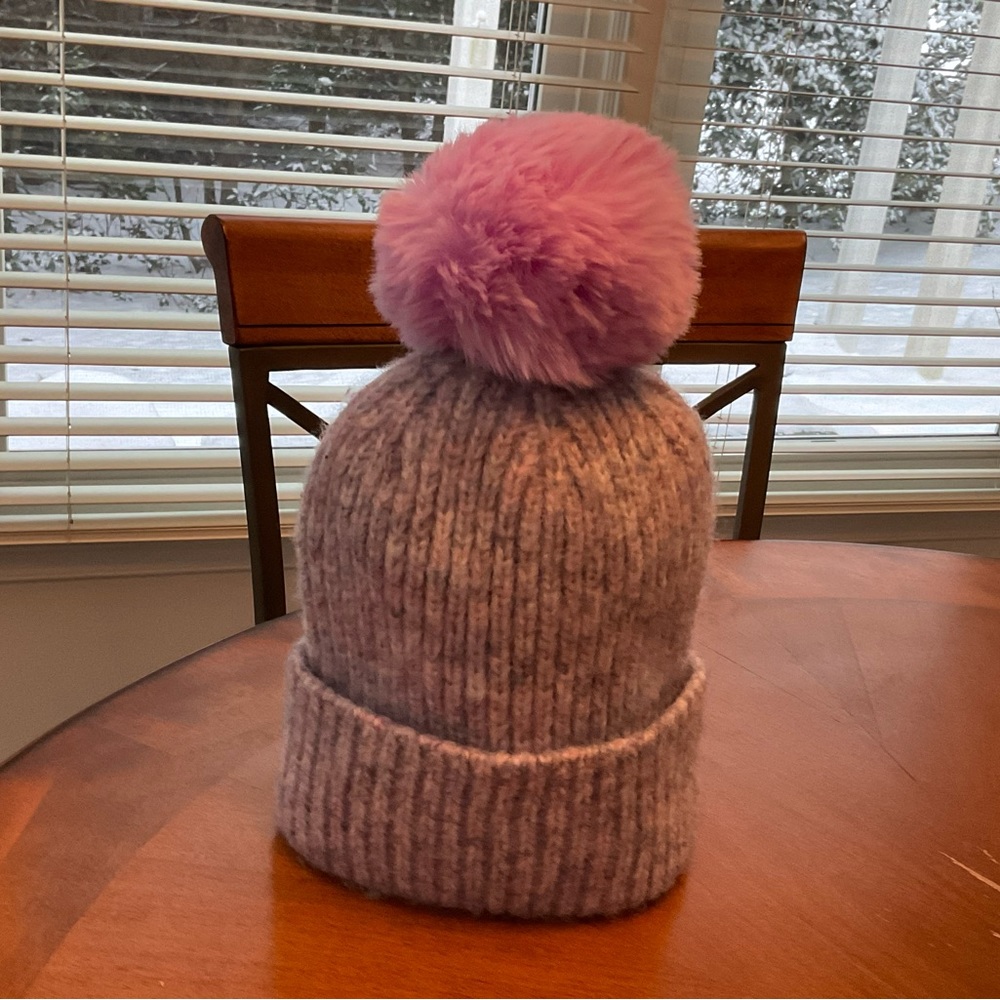 ANTHROPOLOGIE BEANIE NEW WITH POM POMS